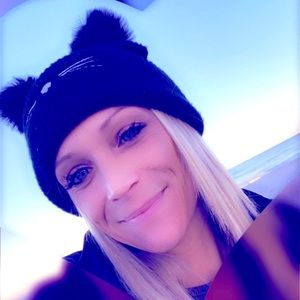 Meet your Posher, Leslie